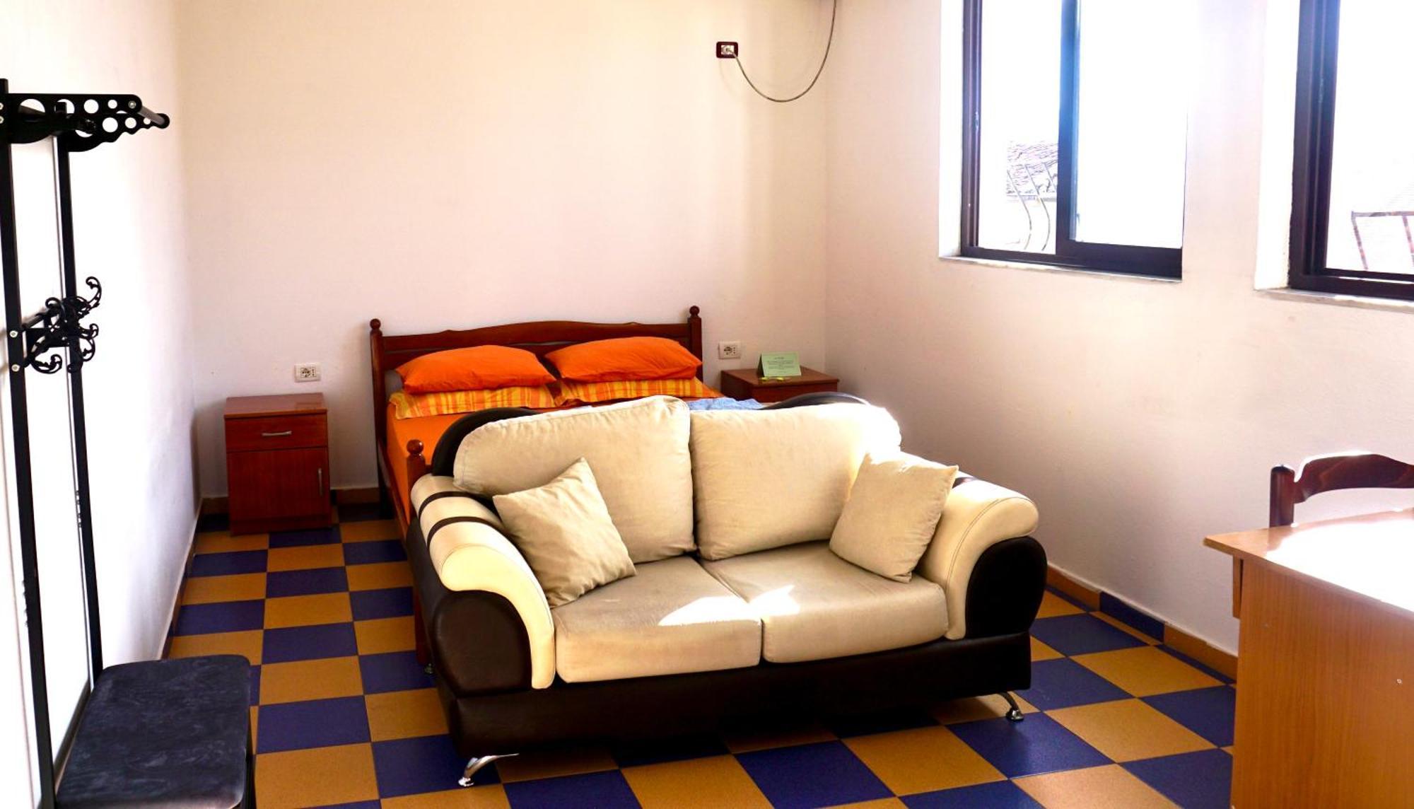 The Galley Party Hostel Szkodra Zewnętrze zdjęcie